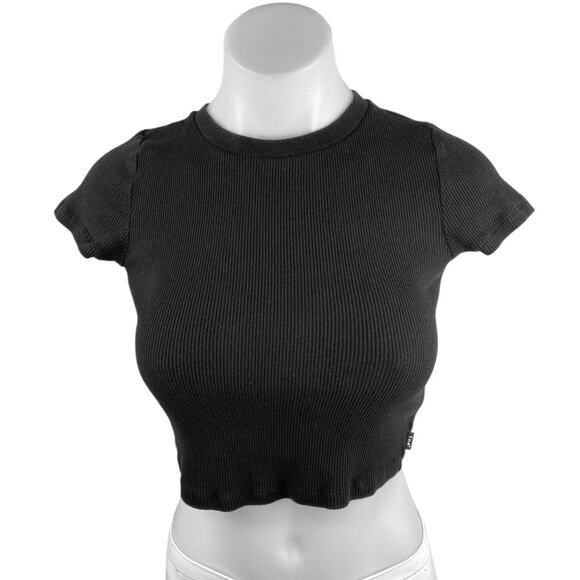 Aritzia TNA Women's Black Short Sleeve Ribbed Knit T Shirt Tee Crop Top Size XS - Picture 1 of 4